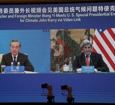 Reunião virtual entre o Ministro das Relações Exteriores da China, Wang Yi, eo enviado especial para o Clima dos EUA, John Kerry