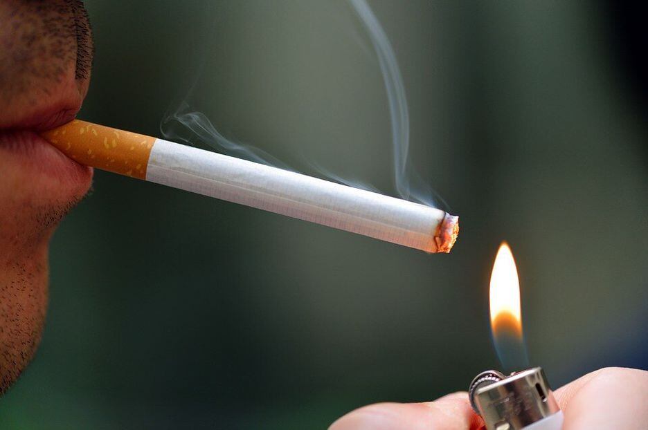 Não fumar é outro hábito que desacelera a perda de memória após os 60 anos.