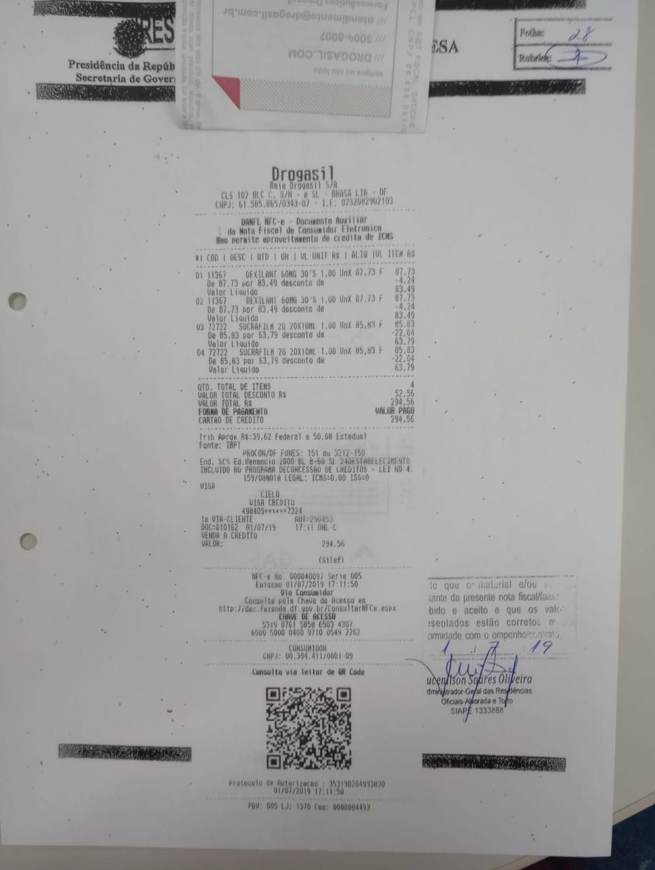 Nota fiscal de compra de medicamentos para Bolsonaro com cartão corporativo