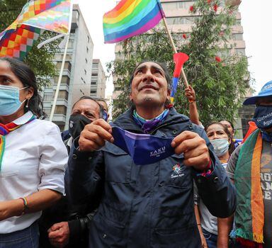 O candidato presidencial equatoriano Yaku Pérez participa de manifestação em Quito