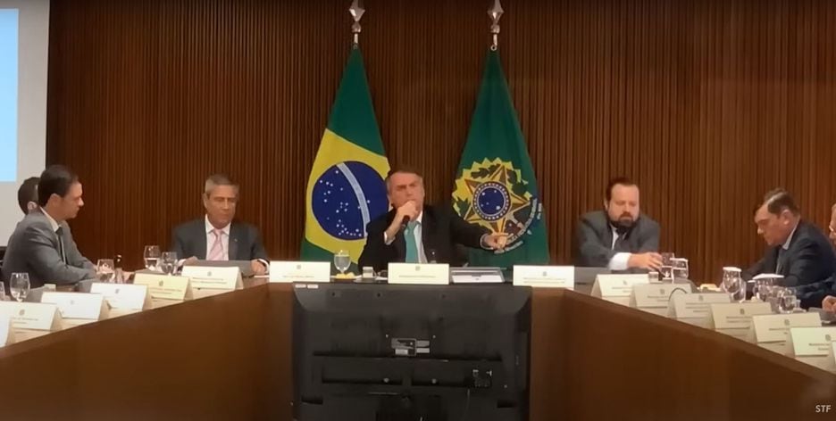 Jair Bolsonaro e seus ministros na reunião de junho de 2022