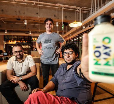 Matias Muchnick, Karim Pichara e Pablo Zamora, fundadores da NotCo: empresa usa algoritmo para criar produtos sem origem animal