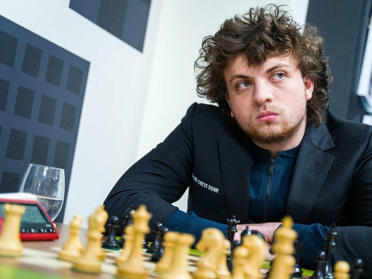 Hans Niemann abre processo de R$522 milhões contra Magnus Carlsen por  acusações de trapaça no xadrez