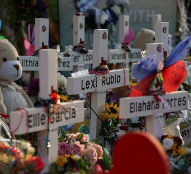 Flowers, toys, and other objects to remember the victims of the deadliest U.S. school mass shooting resulting in the death of 19 children and two teachers, are seen at a memorial at Robb Elementary School in Uvalde, Texas, U.S. May 30, 2022. Picture taken May 30, 2022. Veronica G. Cardenas/  REUTERS