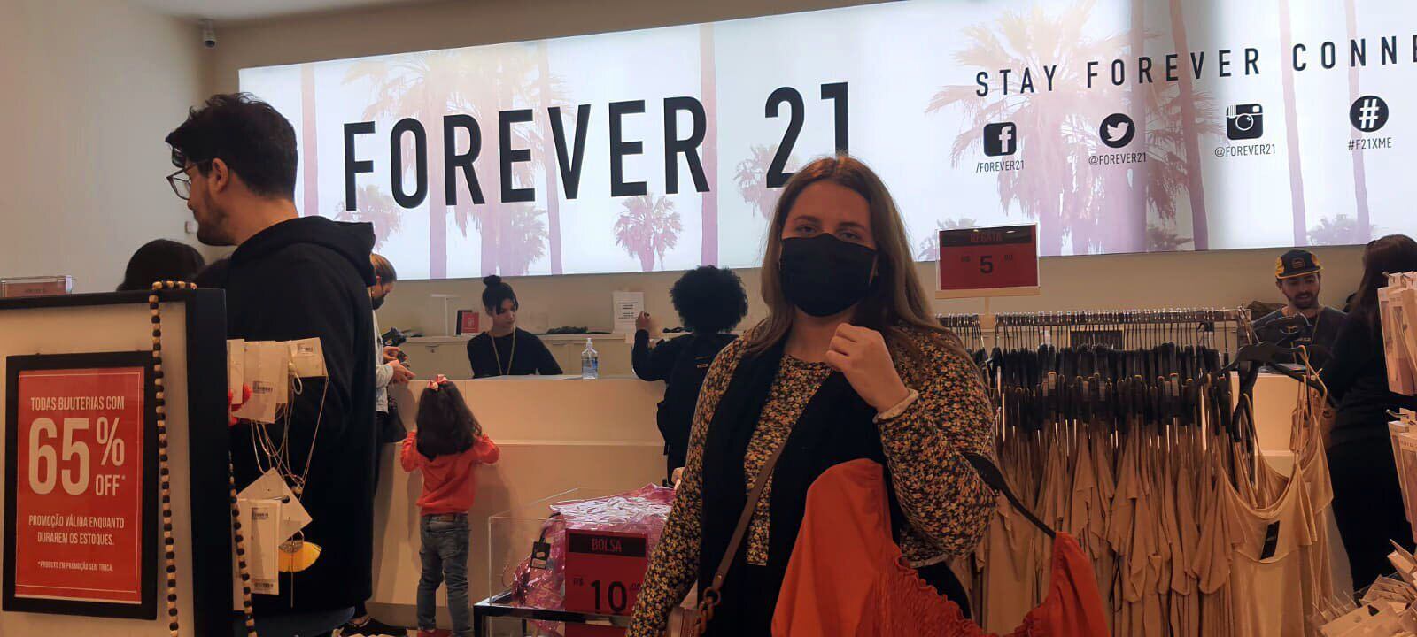 Rede Forever 21, ícone da fast fashion, fecha 11 lojas no Brasil