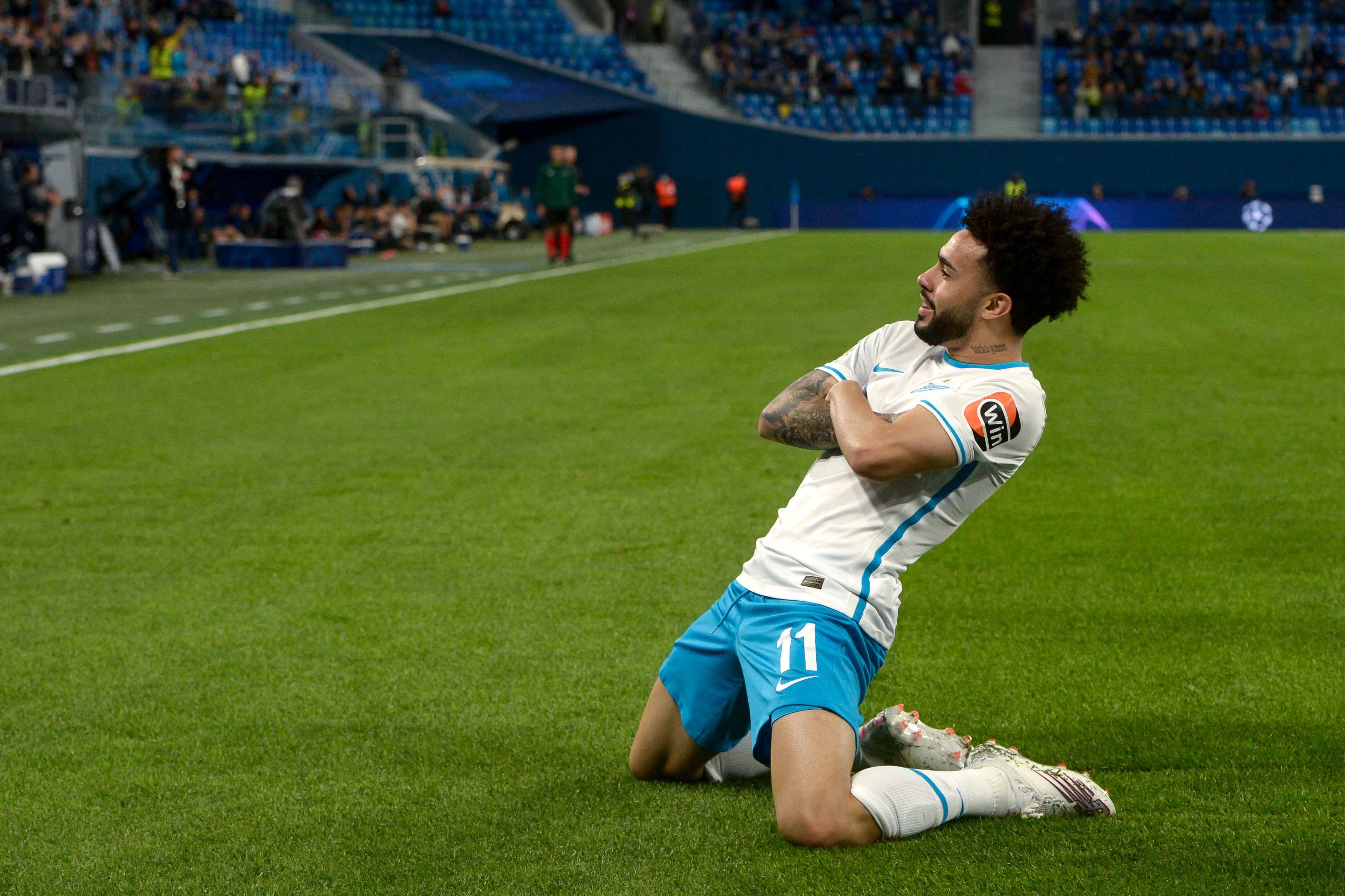 Zenit vence e cola no líder com assistências de Wendel e gol de