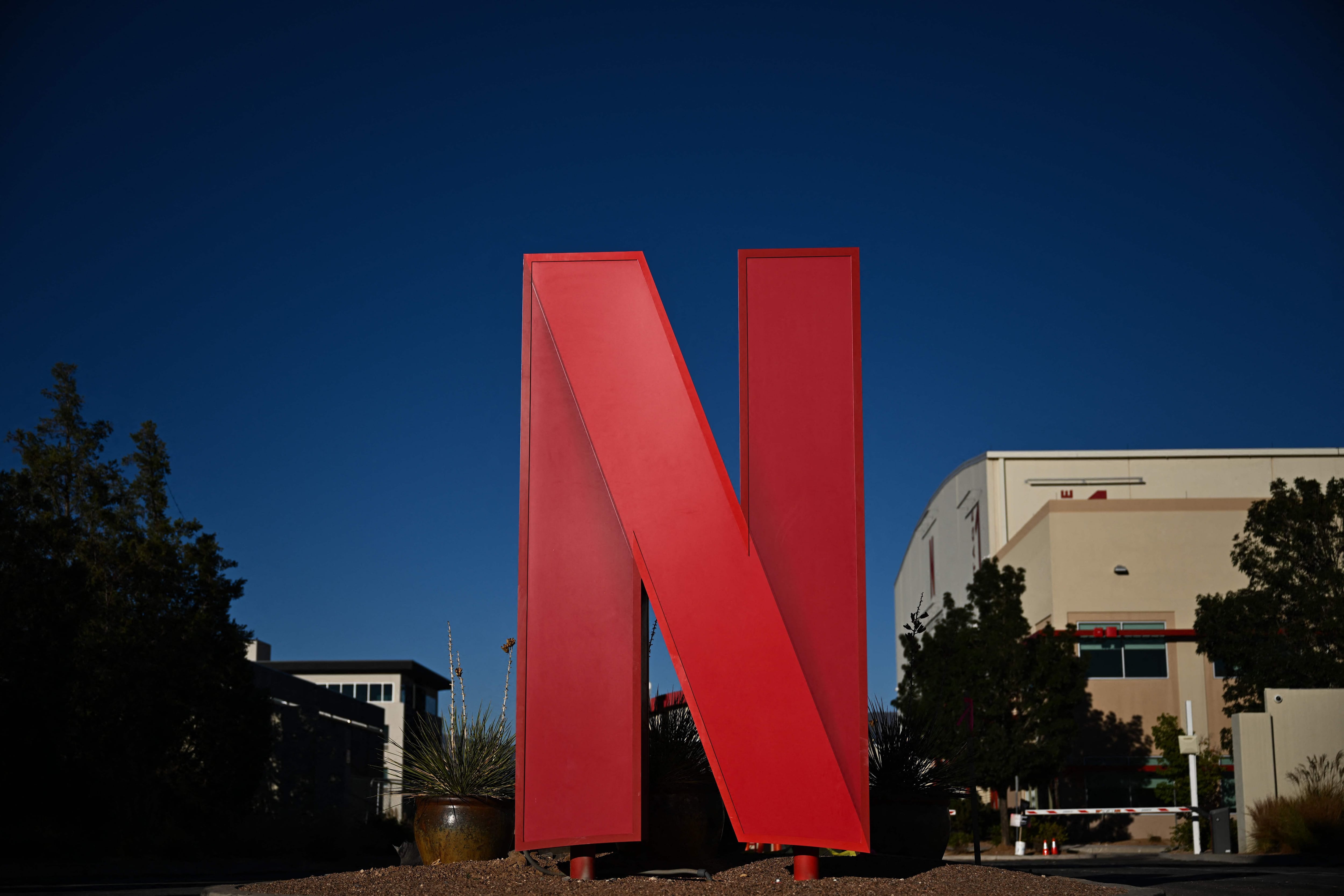 Netflix aumenta preços nos EUA e encerra plano básico no Brasil, Negócios