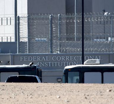 A prisão federal de Victorville, na Califórnia, para onde o governo americano está enviando imigrantes ilegais