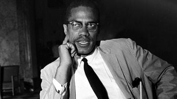 Malcolm X responde a perguntas em coletiva no Hotel Theresa, em Nova York, em 21 de maio de 64. Foto: AP Photo