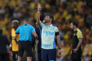 Abel Ferreira analisa vitória do Palmeiras sobre o Barcelona em Guayaquil.