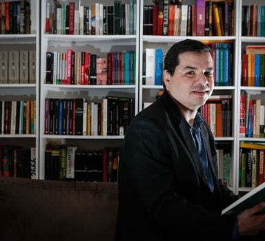 O escritor André de Leones, que lançou recentemente 'Eufrates'