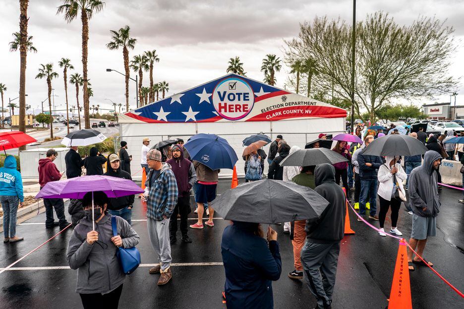 Americanos enfrentaram longas filas e chuva para votar no Estado de Nevada 