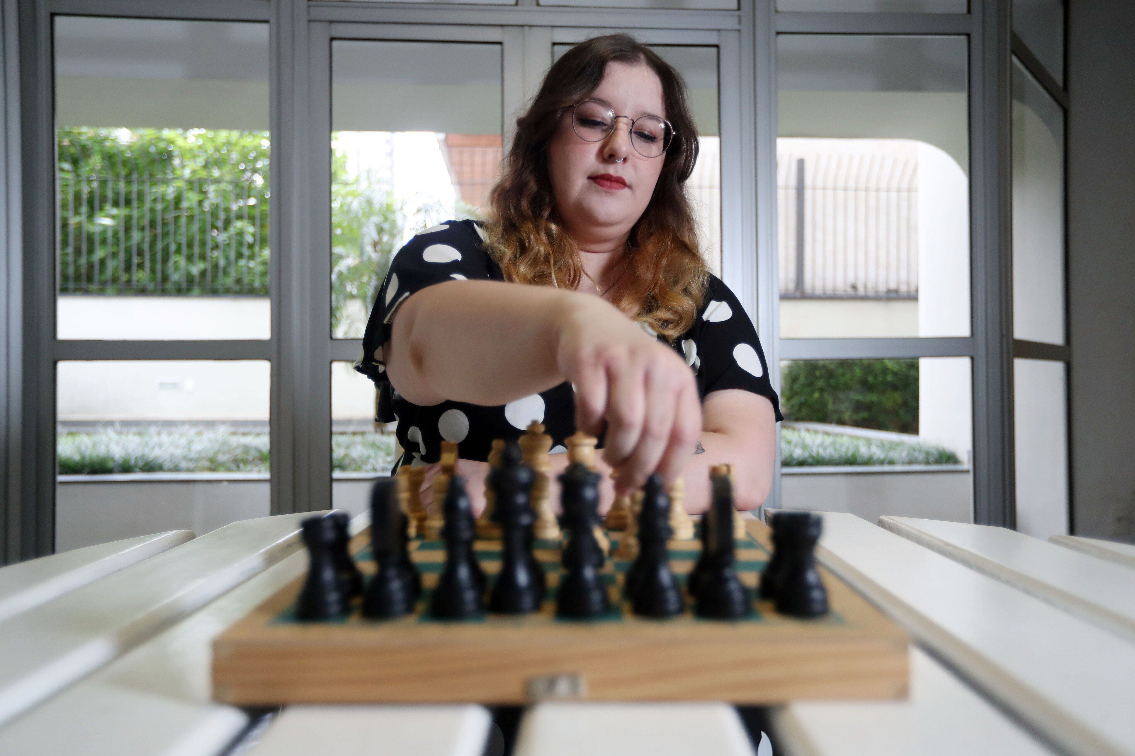 A série O Gambito da Rainha e os impactos no xadrez brasileiro - Torre na  Sétima - tudo sobre xadrez, a arte de Caíssa