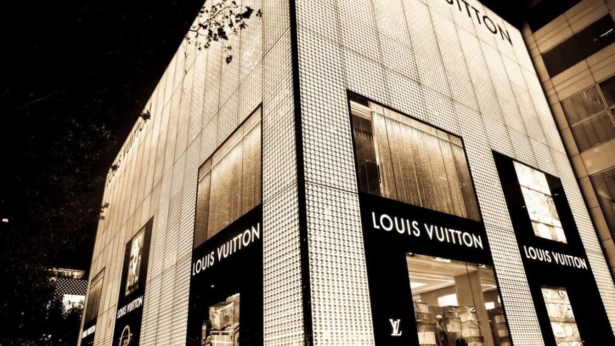 Louis Vuitton, Gucci e Prada enfrentam problemas por se popularizarem -  Estadão