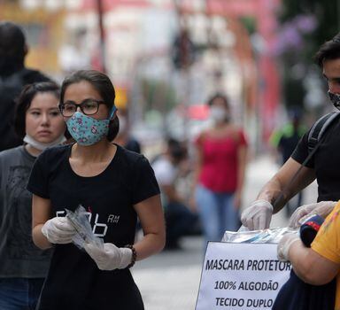 Brasil é o terceiro país mais afetado em termos de pessoas infectadas e o segundo em relação ao número total de mortes.