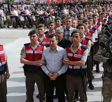 Milhares foram condenados após uma tentativa fracassada de golpe na Turquia.