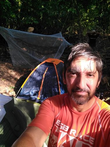 Josilei conta que não conseguia dormir nas barracas devido ao calor na Floresta Amazônica