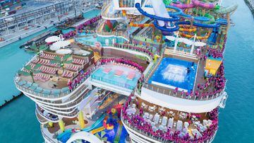 Icon of the Seas, com 7 piscinas e cerca de 40 restaurantes -. Foto: Royal Caribbean