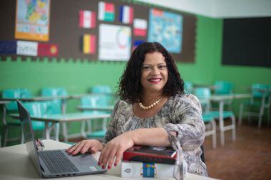 Rosângela Moura, professora da rede pública estadual de SP em sala de aula; curso que era para atender 30 teve 500 interessados.