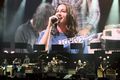 Foo Fighters e Alanis Morissette homenageiam Sinead O’Connor em festival no Japão; assista