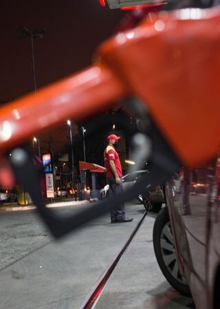 TQ SÃO PAULO 01.07.2022 ECONOMIA Preços dos combustíveis baixaram. Postos  da Marginal do Tietê, altura do bairro do Limão. FOTO TIAGO QUEIROZ / ESTADÃO 