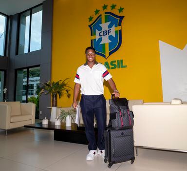 Endrick se apresenta à seleção brasileira em Teresópolis.