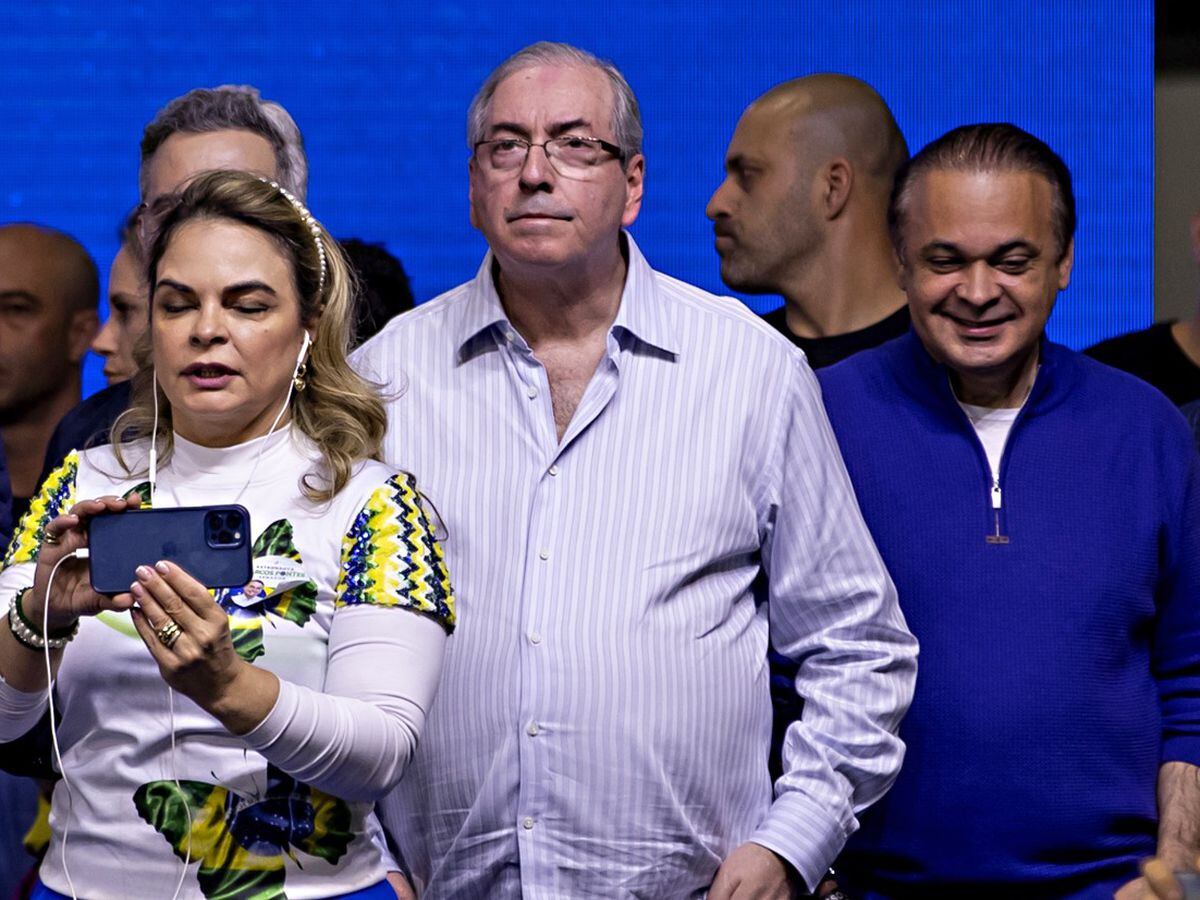 Eduardo Cunha e Daniel Silveira sobem em palanque ao lado de Bolsonaro em  ato em São Paulo