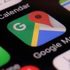 FILE - The Google Maps app is seen on a smartphone, March 22, 2017, in New York. On Tuesday, Sept. 19, 2023, the family of a North Carolina man who died after driving his car off a collapsed bridge while following Google Maps directions filed a lawsuit against the technology giant for negligence, claiming it had been informed of the collapse but failed to update its navigation system. (AP Photo/Patrick Sison, File). Foto: AP Photo/Patrick Sison