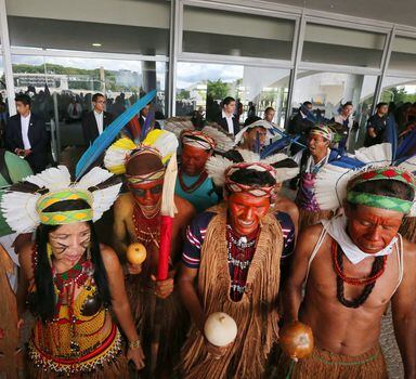Integrantes de comunidades indígenas, quilombolas e pescadores protestam em Brasília (23/11/2016)