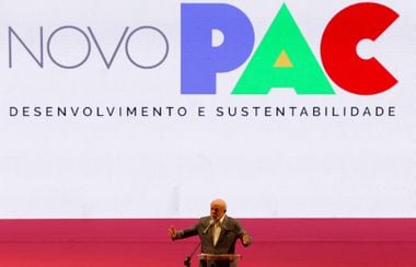 O presidente Luiz Inácio Lula da Silva lançou o Novo PAC na última sexta-feira, 11, no Rio de Janeiro, resgatando marca das gestões anteriores.
