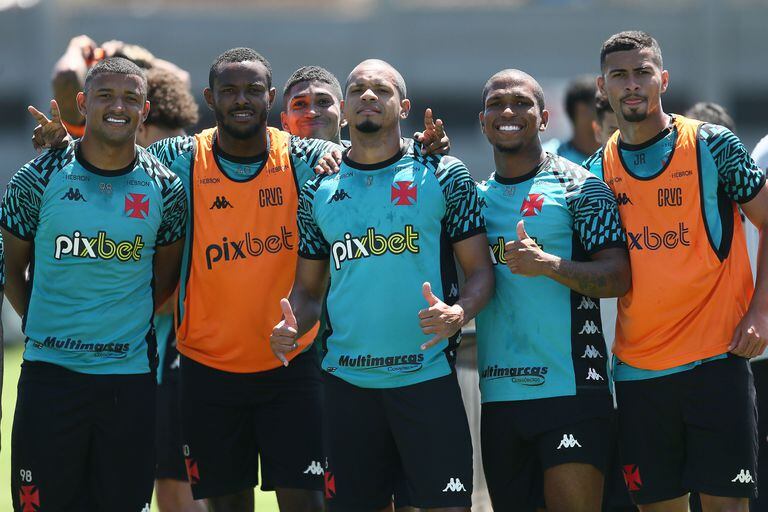 Jogadores do Vasco estão prontos para enfrentar o Cruzeiro no encontro das SAFs
