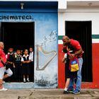 Especialistas alertam sobre a impotância de atividades lúdicas, brincadeiras e leitura na aprendizagem de crianças. Foto:  REUTERS/Carlos Garcia Rawlins