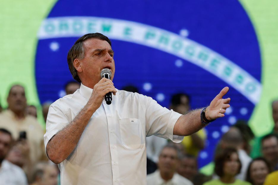 Presidente Bolsonaro durante convenção do PL onde se referiu aos ministros do Supremo como 'surdos de capa preta'.