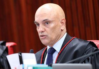 O ministro do STF Alexandre de Moraes durante sessão plenária no TSE