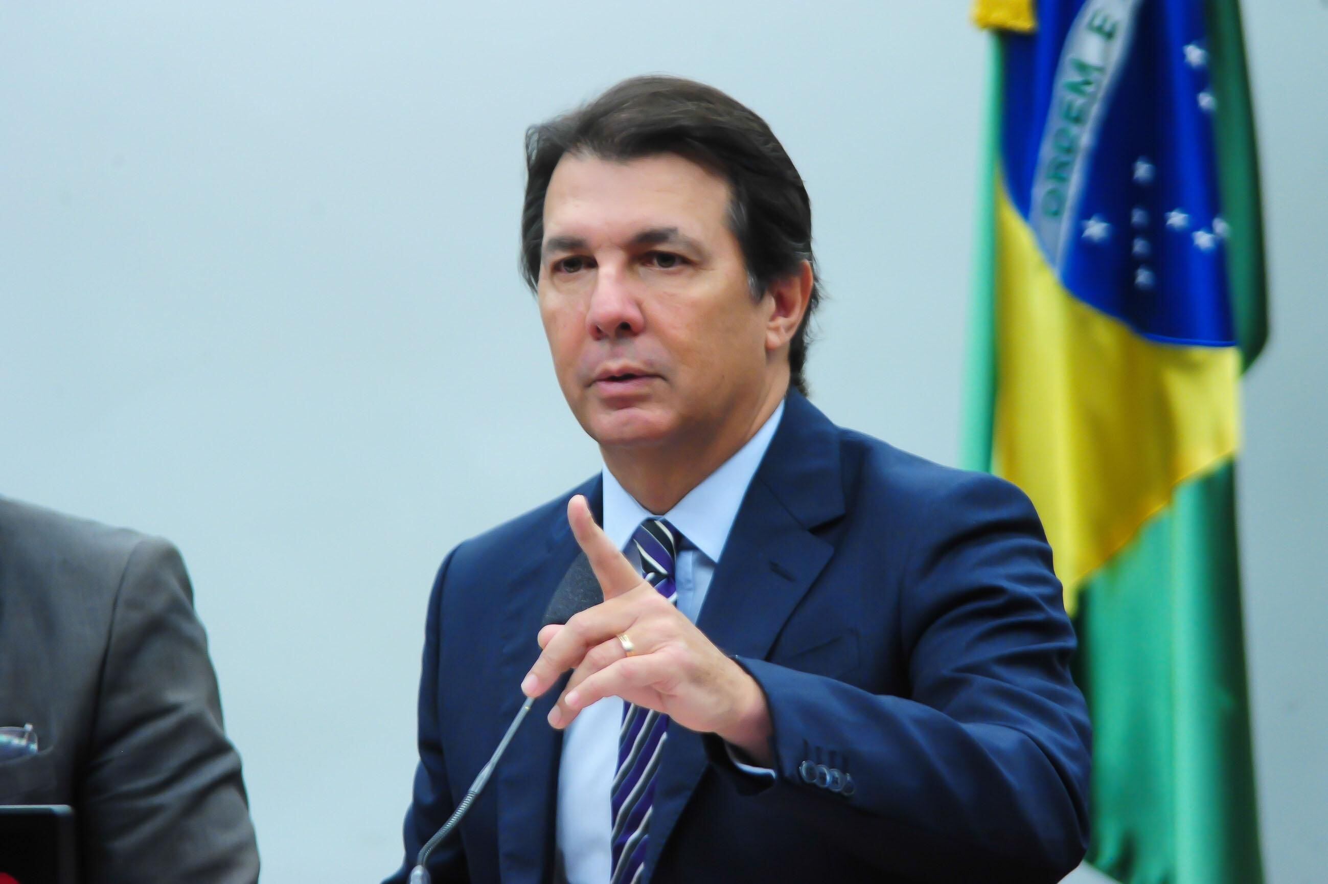 Deputados governistas querem depoimento de Bolsonaro na CPMI