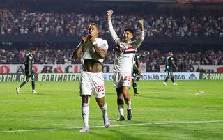 No apagar das luzes, David marcou o gol da vitória do São Paulo sobre o Goiás no Brasileirão. 