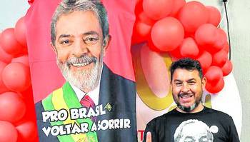 Bolsonaro só se preocupa com a repercussão política do assassinato, diz viúva de petista morto