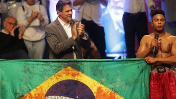O candidato do PT à Presidência, Fernando Haddad, em ato no Tuca, na PUC, em São Paulo. Foto: Nilton Fukuda/Estadão