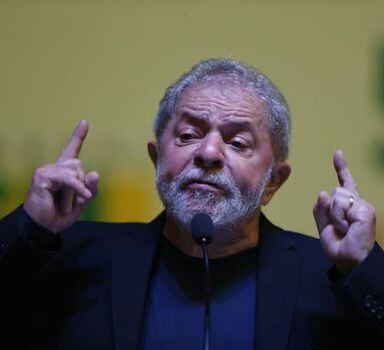Em carta lida durante o Encontro Nacional do PT, ex-presidente Lula pede "empenho de cada um" para a vitória do partido nas eleições 2018
