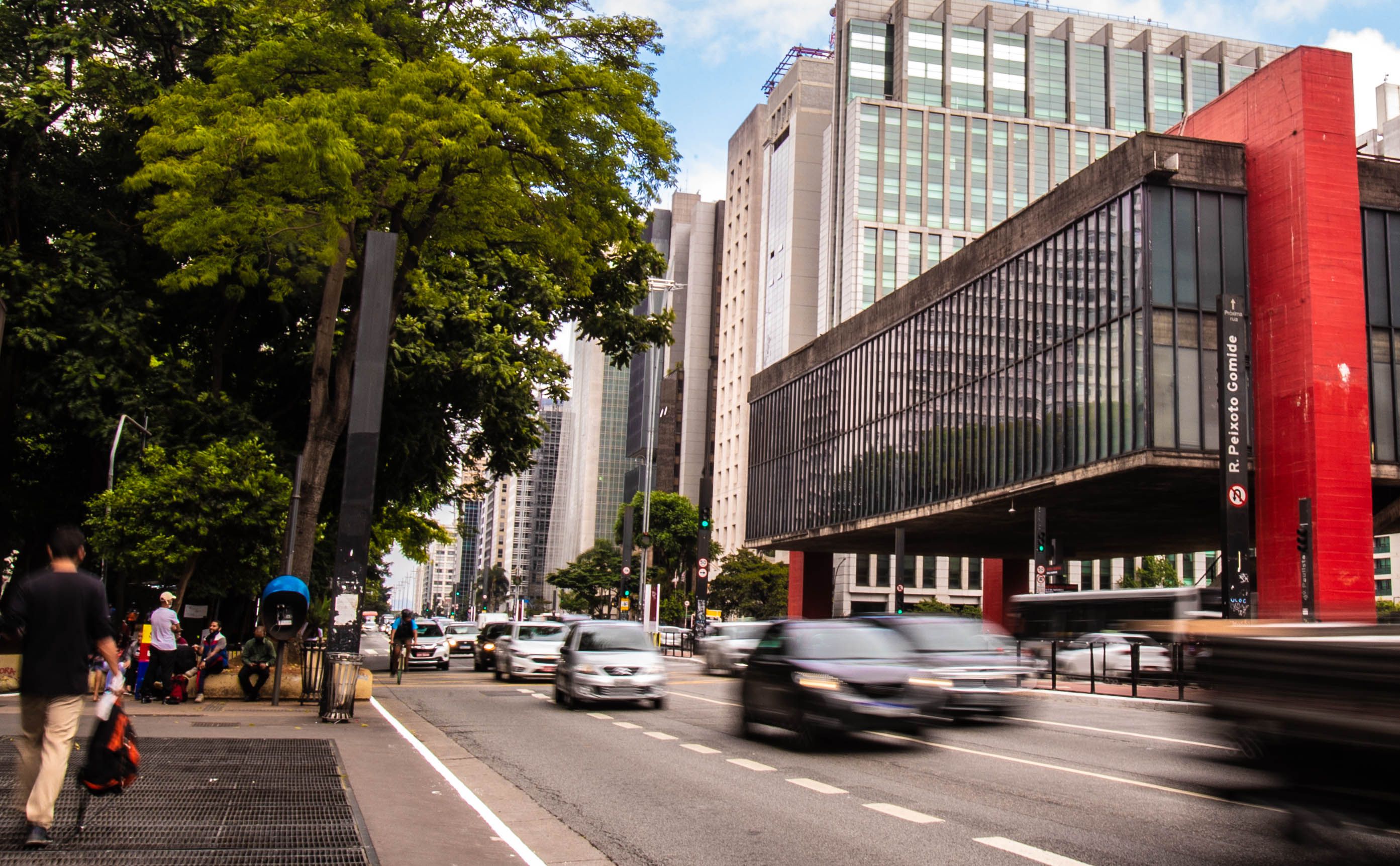 Avenida Paulista faz 130 anos e mira futuro mais verde - Estadão