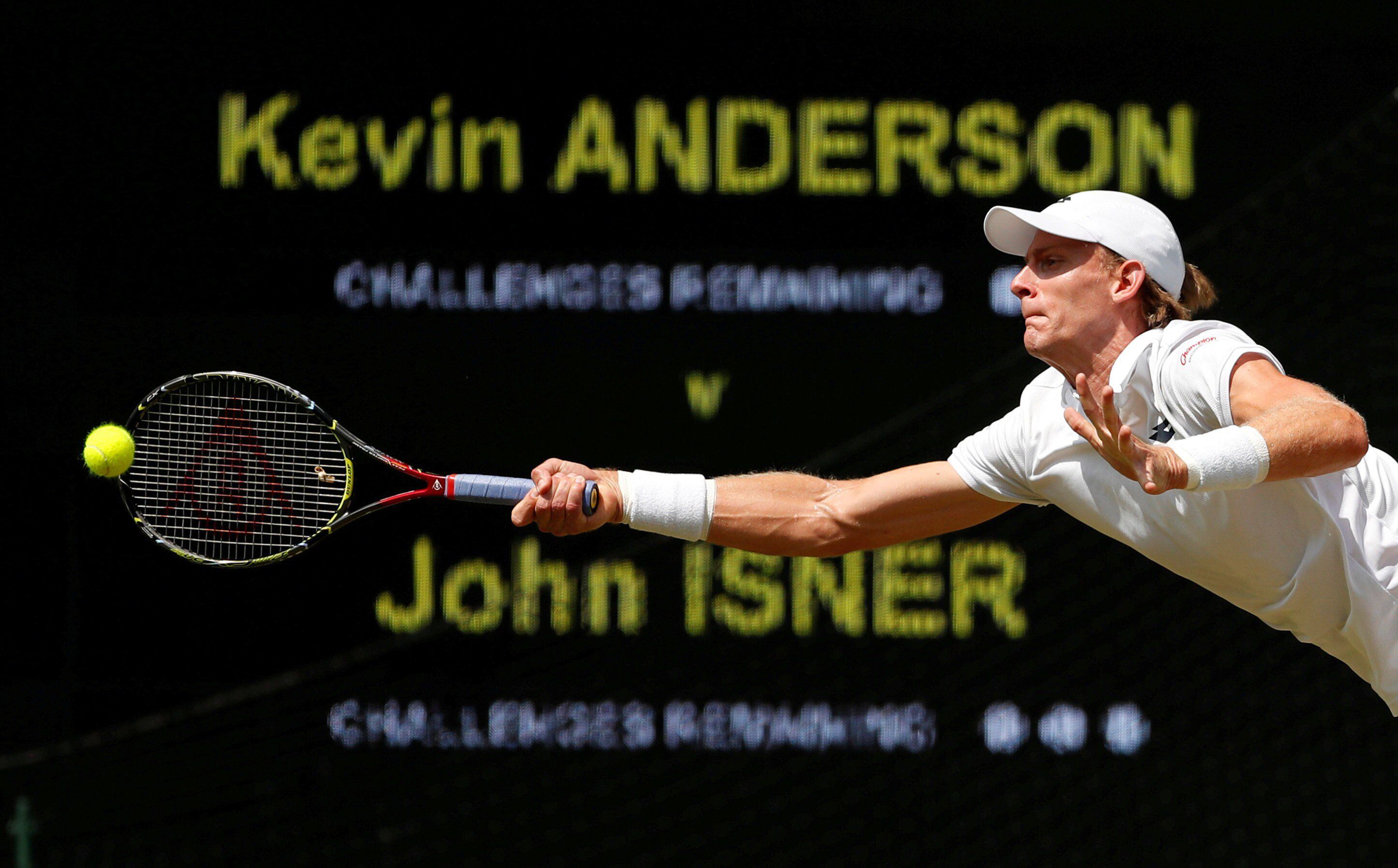 Após 11h05min, John Isner triunfa no jogo mais longo da história do tênis