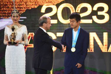 Chinês ganha Mundial de Xadrez - Blog Pecahoje