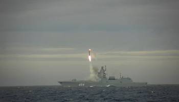 Rússia realiza teste de míssil hipersônico Zircon no Mar de Barents