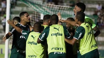 Palmeiras goleia e se classifica para as quartas
