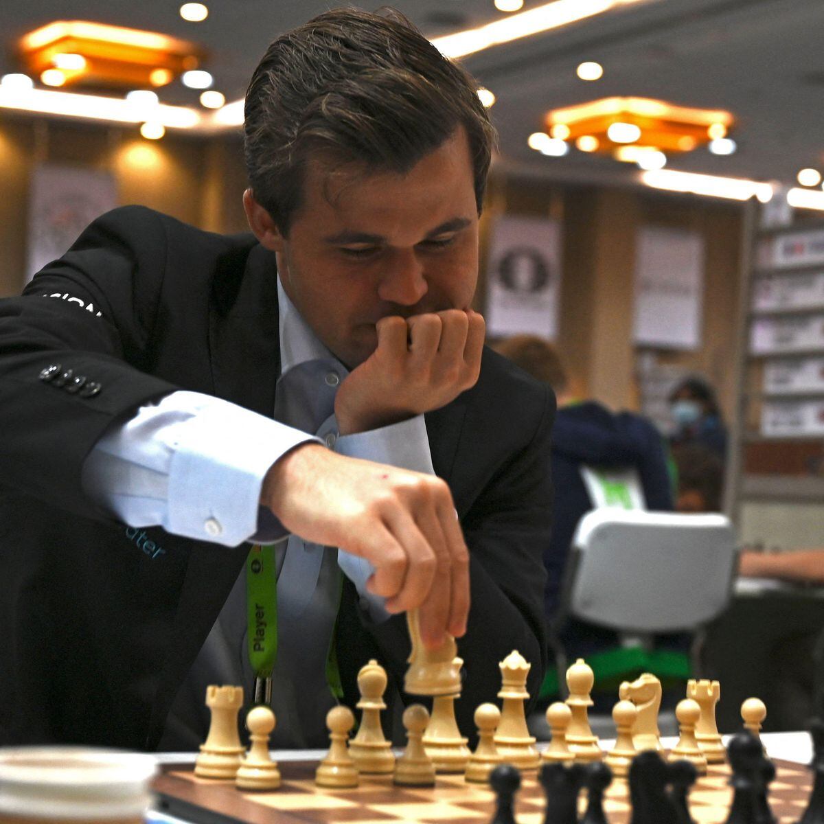 Xadrez: sex toy, código morse e engine; entenda toda a polêmica entre  Magnus Carlsen e Hans Niemann - Estadão