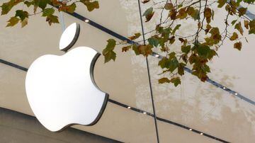 FILE PHOTO: The Apple Inc logo is seen at the entrance to the Apple store in Brussels, Belgium November 28, 2022. REUTERS/Yves Herman/File Photo. Foto: REUTERS/Yves Herman/Foto de arquivo