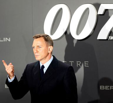 O ator Daniel Craig, no papel de James Bond.