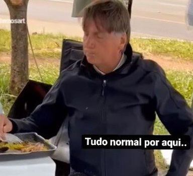 Vídeo de Bolsonaro comendo farofa foi excluído pelo ministro Fábio Faria.