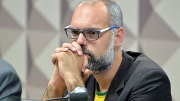 O blogueiro Allan dos Santos durante depoimento na CPMI das Fake News, no Congresso. Foto: Alessandro Dantas / Agência Senado