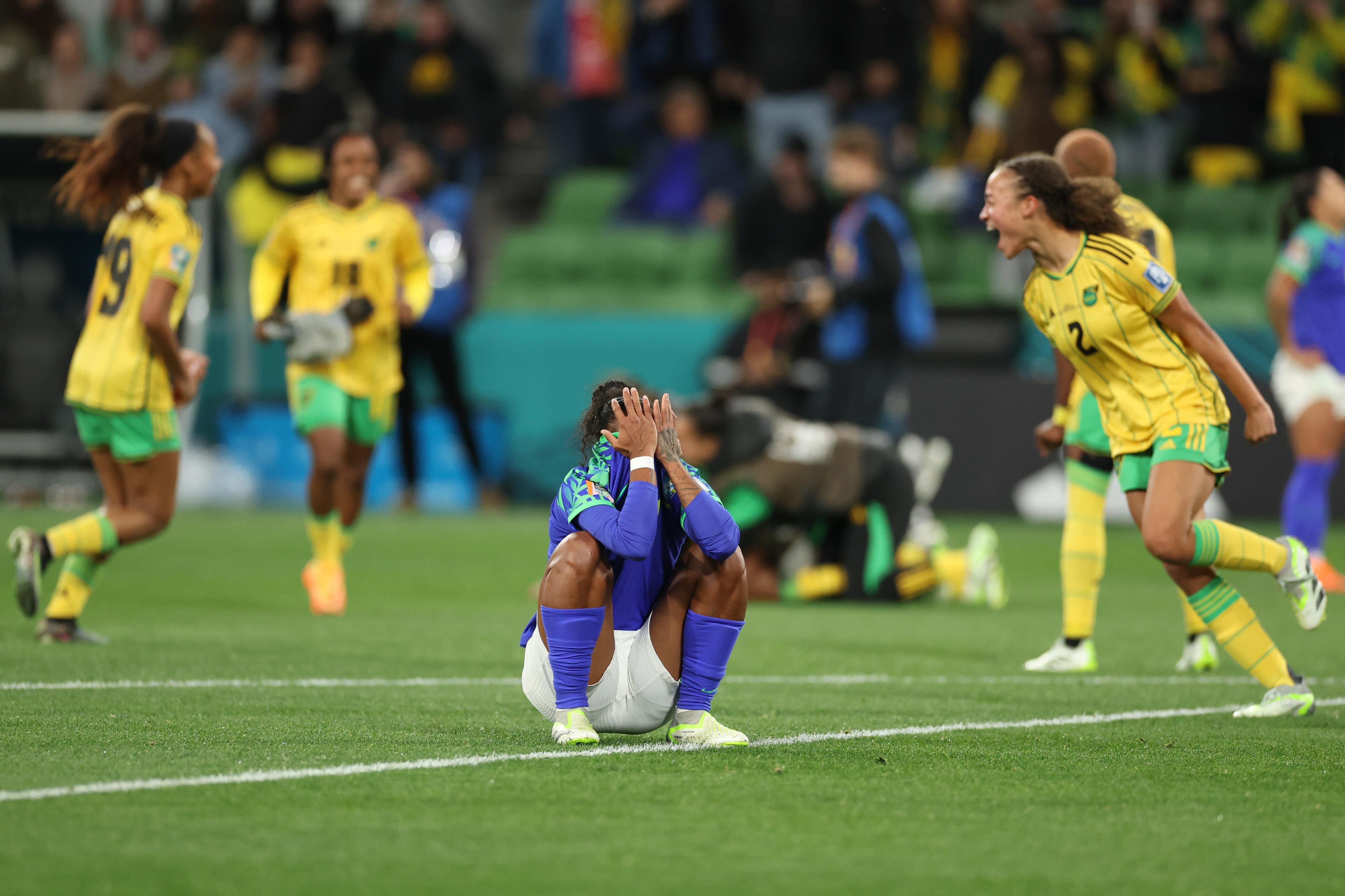 Seleção se livra dos favoritos; veja os grupos da Copa